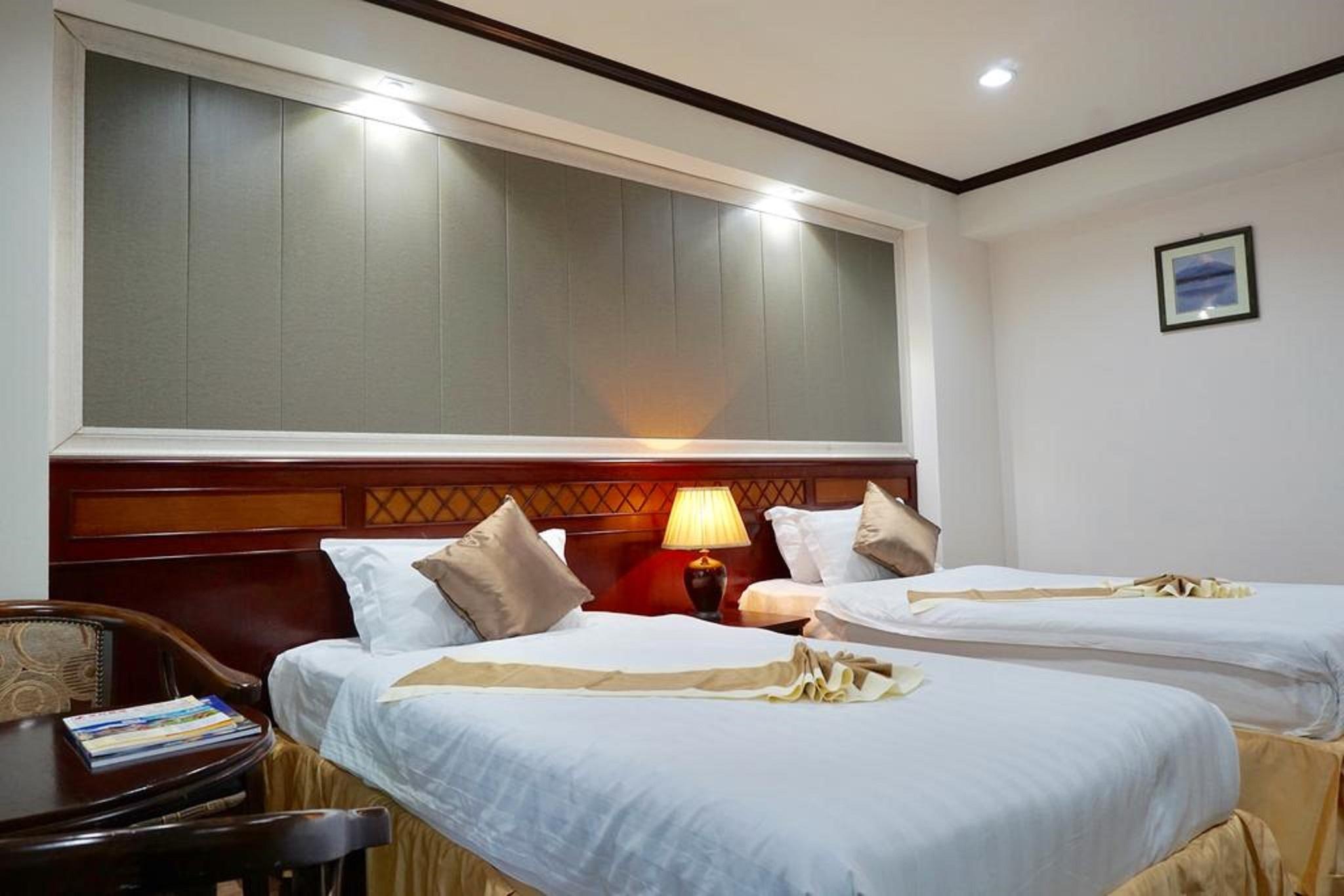 Miloft Sathorn Hotel Bangkok Exterior foto Deluxe Room