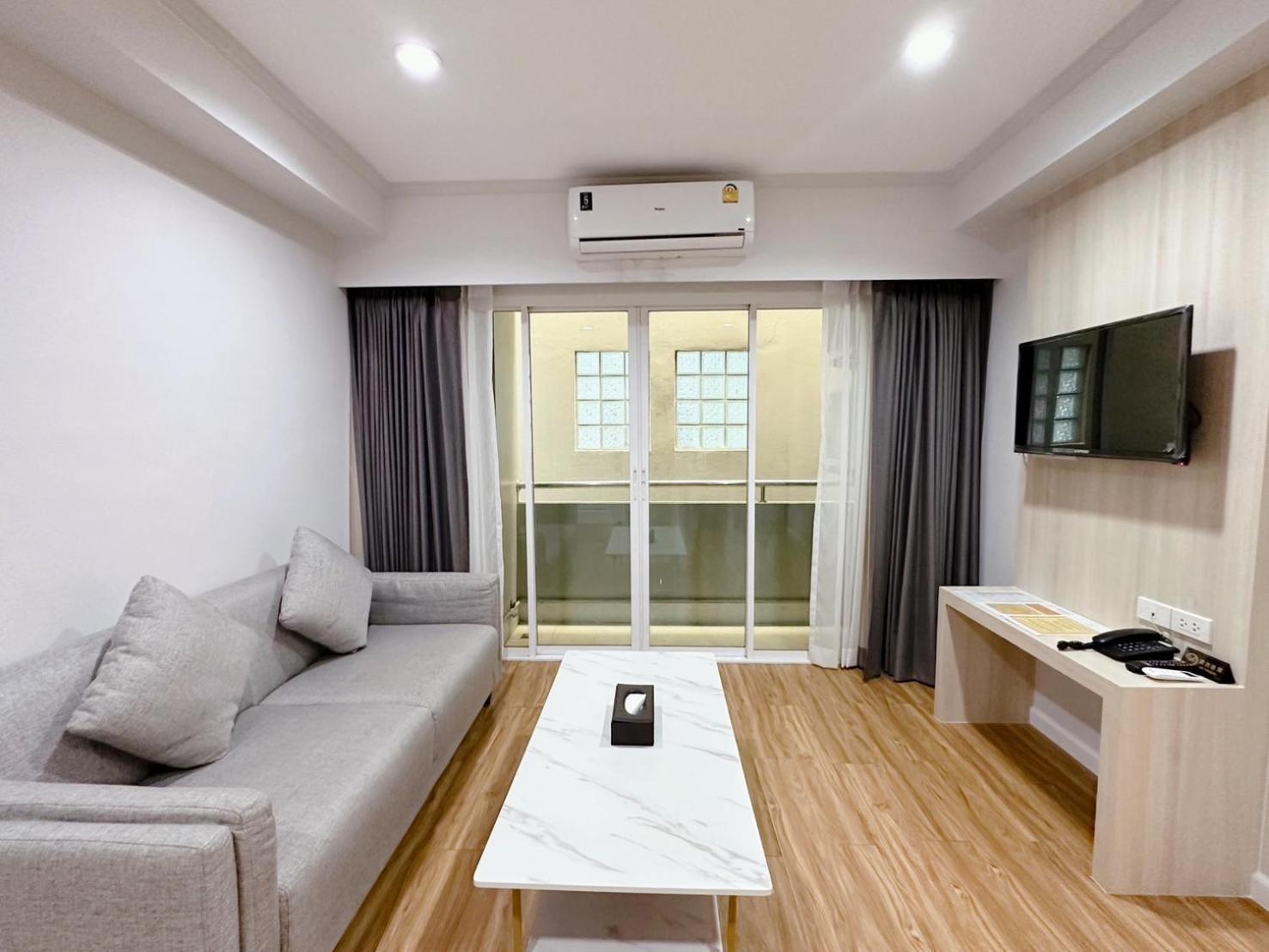 Miloft Sathorn Hotel Bangkok Exterior foto A 3D rendering of a living room